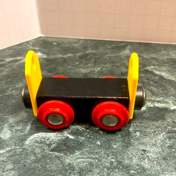 Three Brio Train Cars - Picture 3 of 8